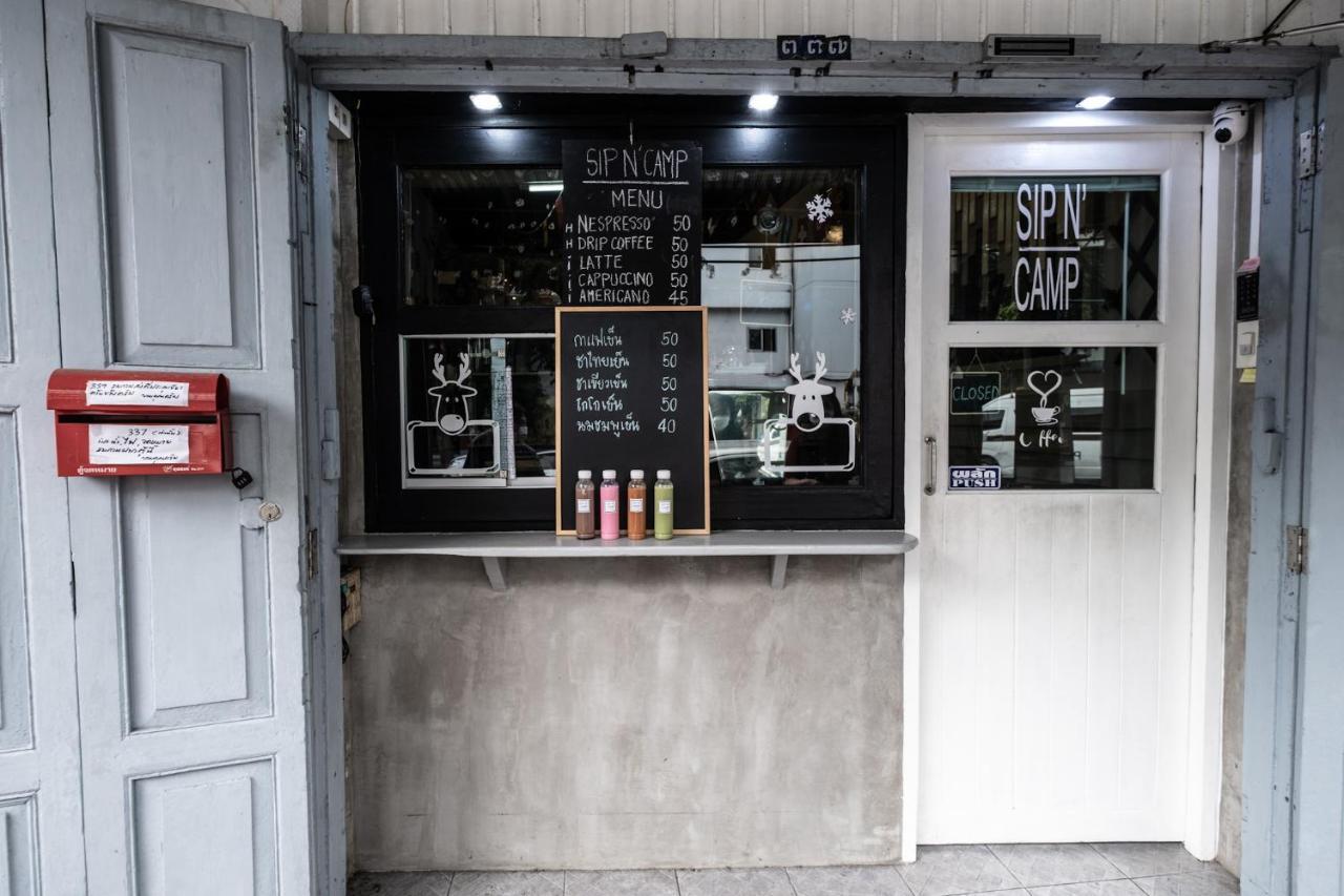 Sip N' Camp Hostel Bangkok Bagian luar foto