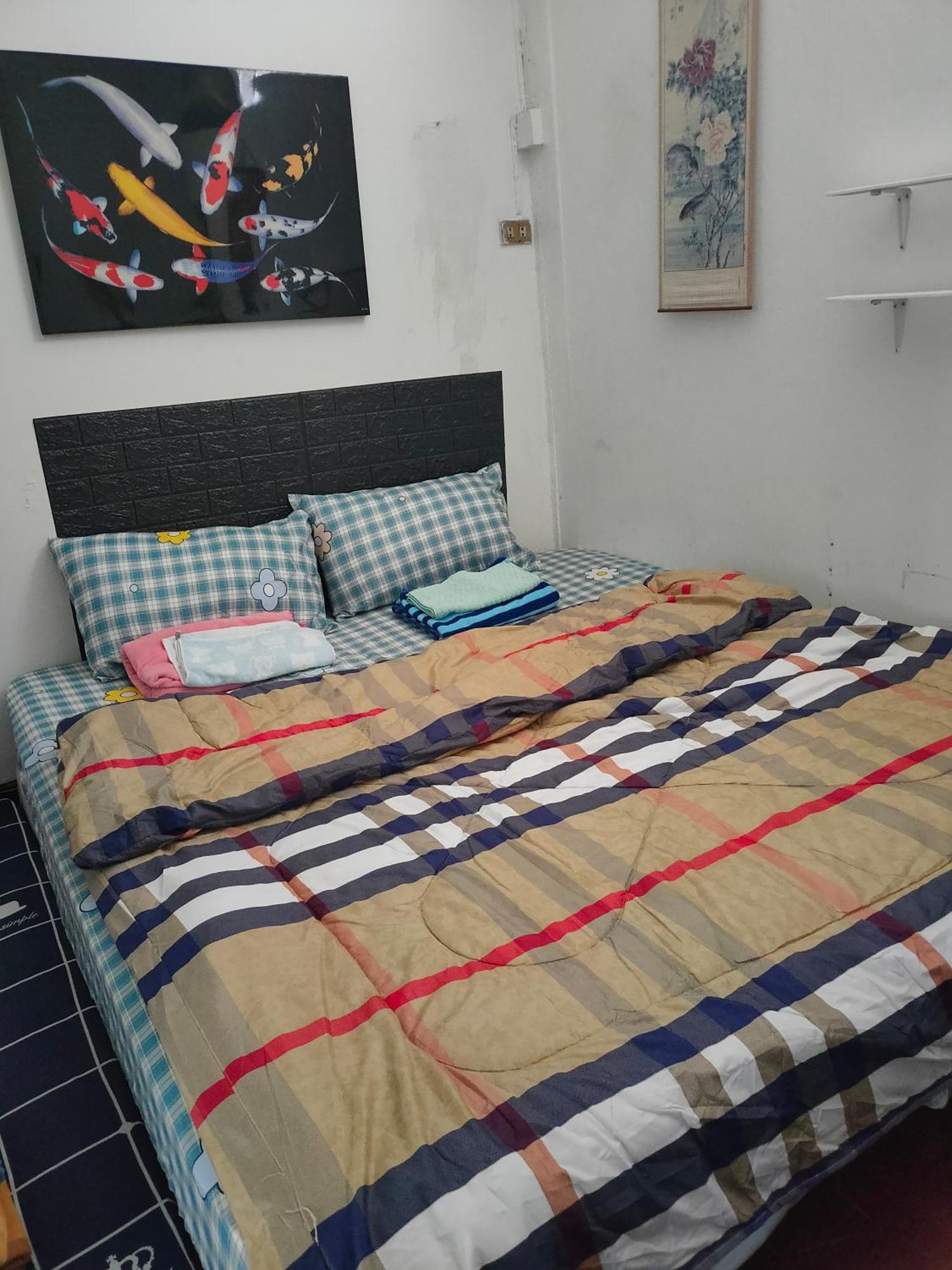 Sip N' Camp Hostel Bangkok Bagian luar foto
